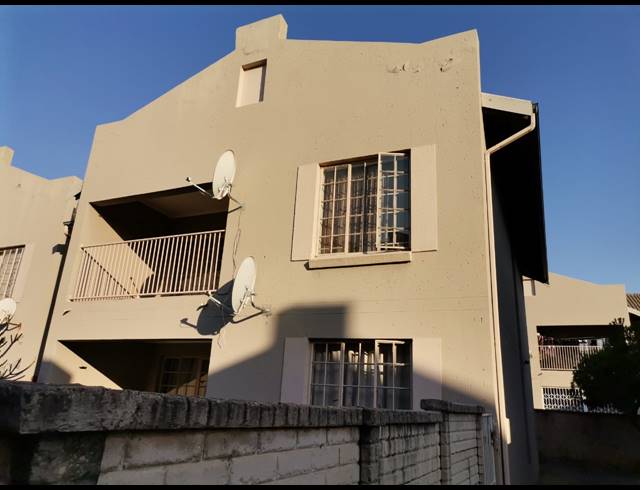 2 BEDROOM APARTMENT FOR SALE IN WATERVAL EAST